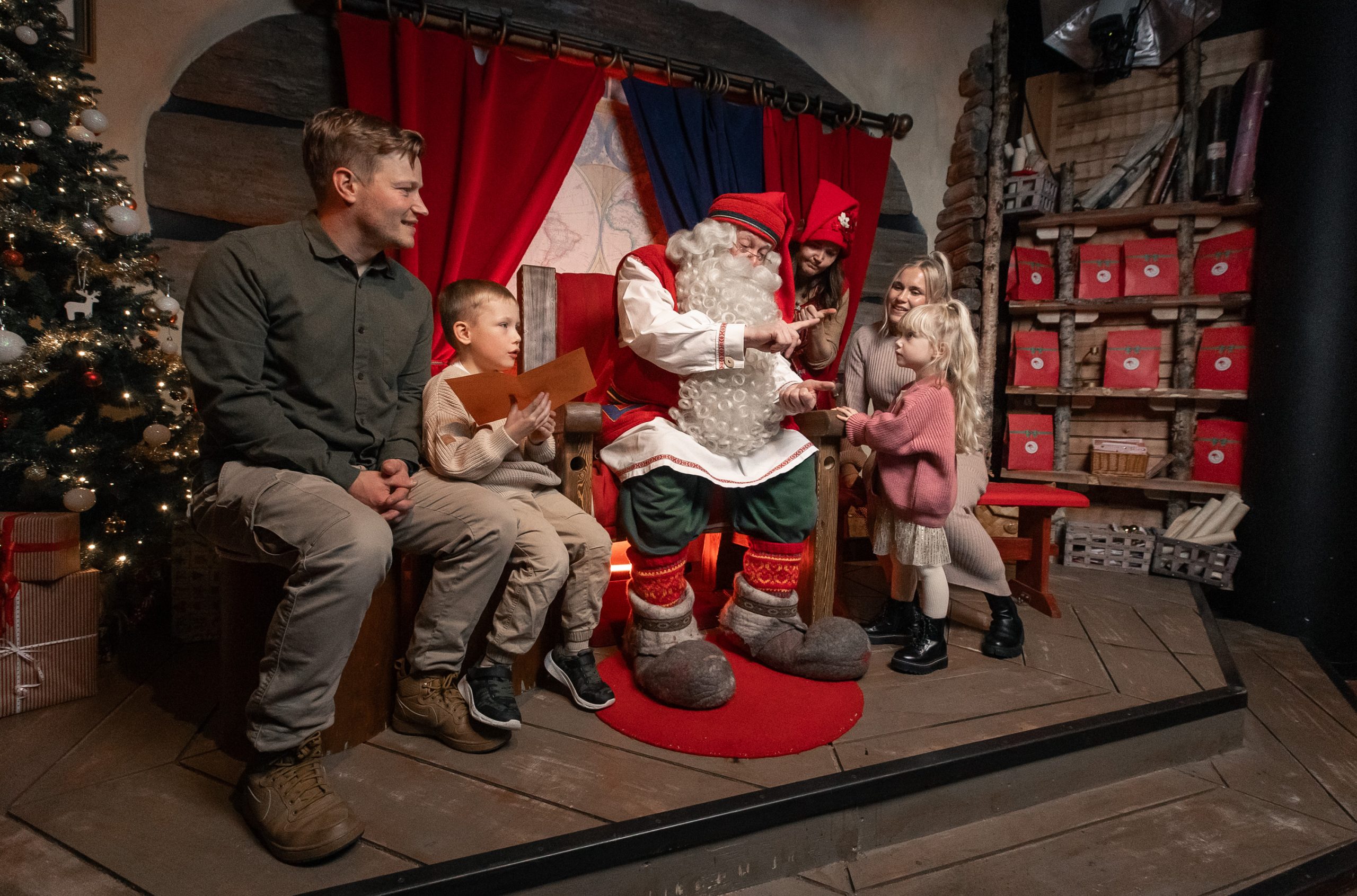 Christmas Express Pass, private meeting with Santa.