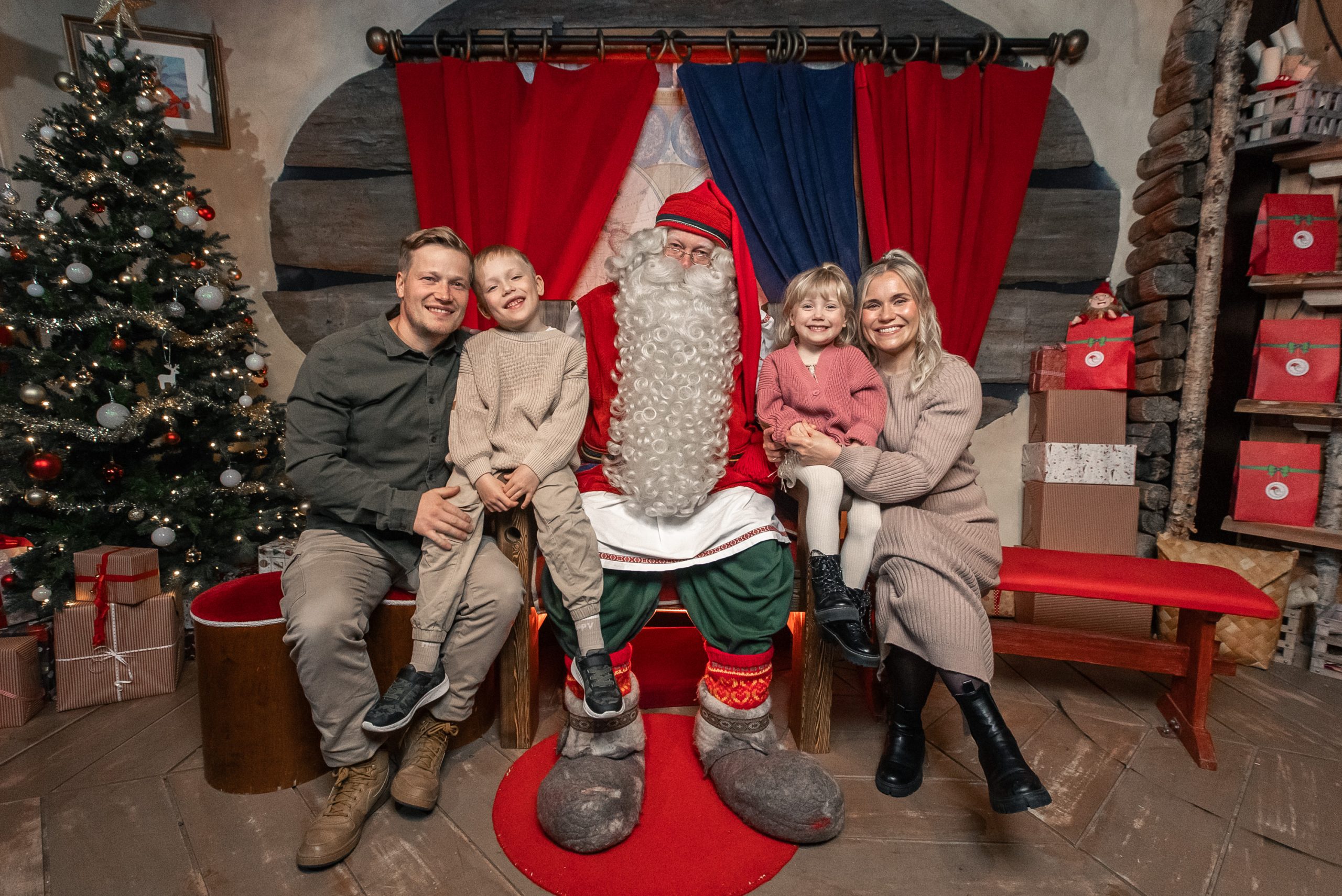 Christmas Express Pass, private meeting with Santa.