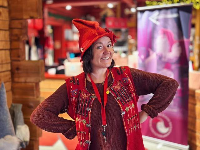 Weekend mode: ON.✨ Vanilla the Elf is ready to bring laughs and good vibes to everyone who walks through the door! 🥳

#santaclausoffice #santaclausvillage #arcticcircle #visitrovaniemi