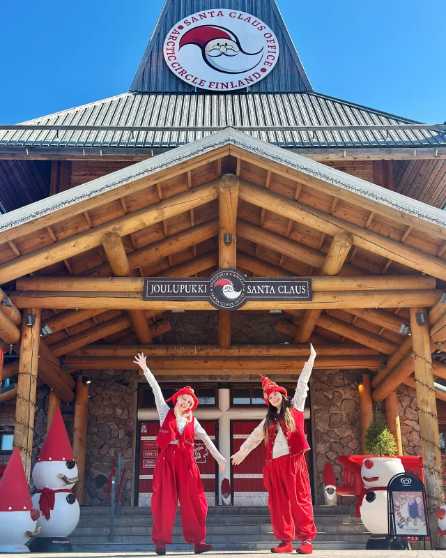 It’s been a chilly week here at the Arctic Circle, but today the sun finally peeked through the clouds! 😍☀️ 

#santaclausoffice #santaclausvillage #arcticcircle #visitrovaniemi